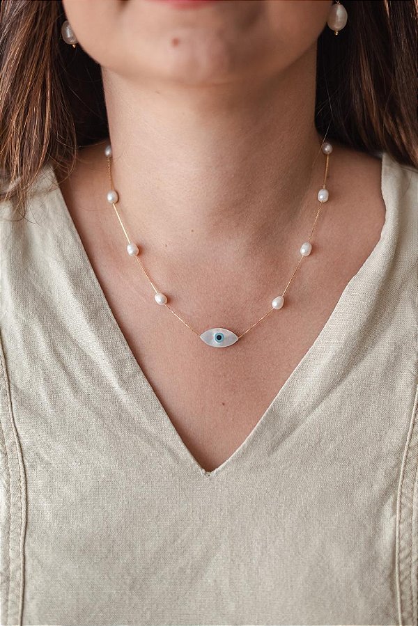 Colar pérolas arroz e olho grego oval