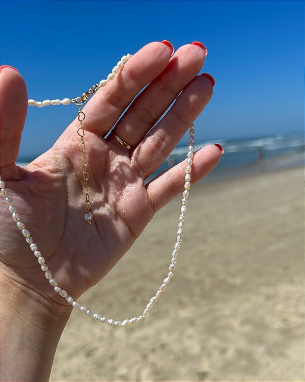 Choker mini pérolas arroz naturais