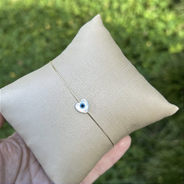 Pulseira coração de olhinho grego em madrepérola