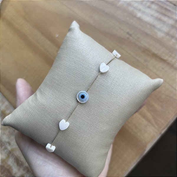 Pulseira olho grego P e corações