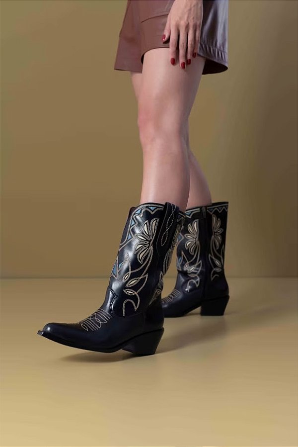 Bota Wertern Cano Médio Bordados Luiza Barcelos