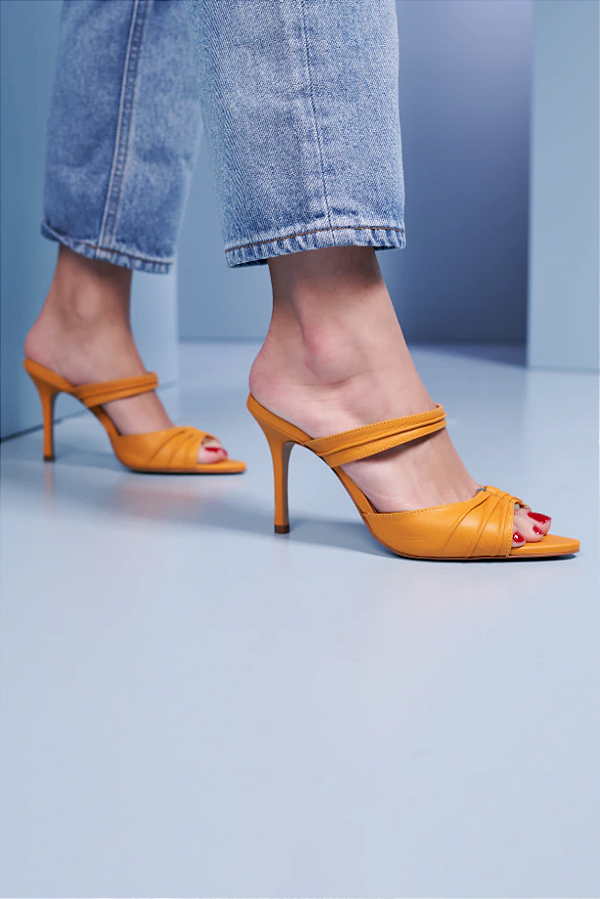Mule Peep Toe em Couro Drapeado Luiza Barcelos