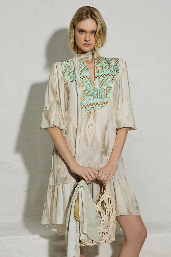 Vestido Pala Tecido Bordado Thamara Capelão