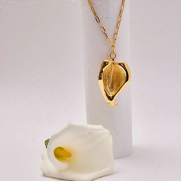 Colar longo Copo de Leite