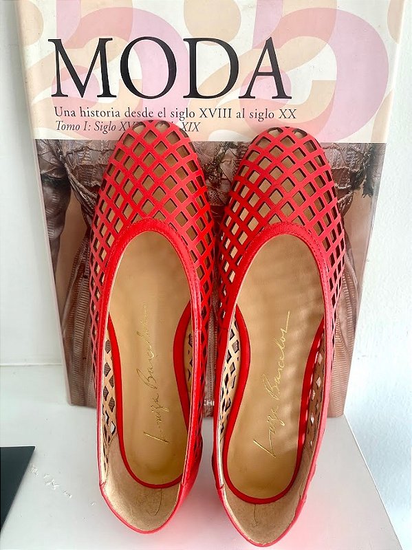 Sapatilha em Couro Vazada Luiza Barcelos