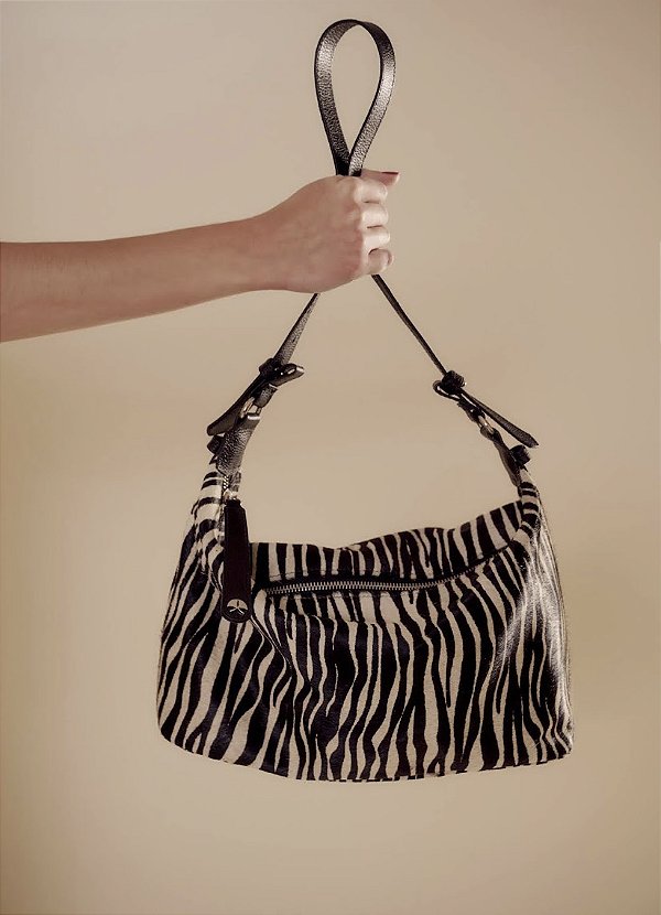 Bolsa Média em Pelo Zebra e Couro Luiza Barcelos