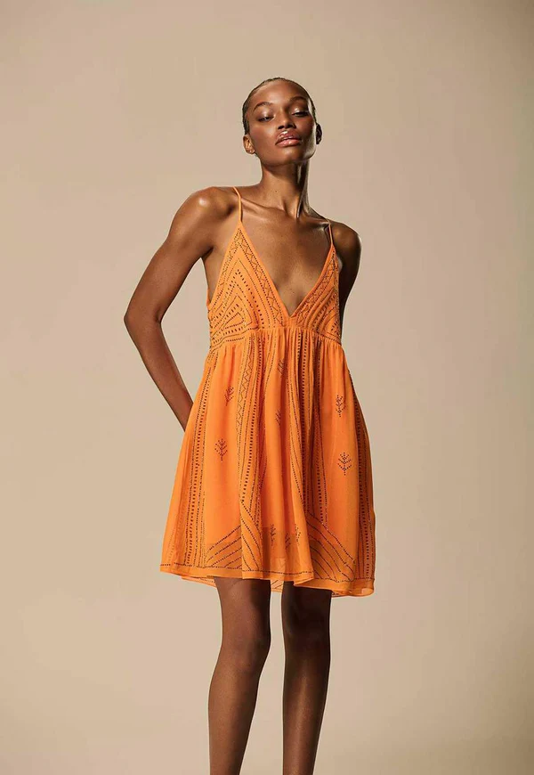 Vestido Curto Decote V com Transfer Caos Moda