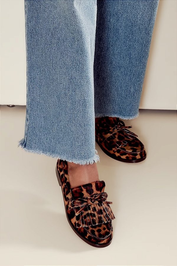 Mocassim em Pelo Onça com Franjas e Laço Luiza Barcelos