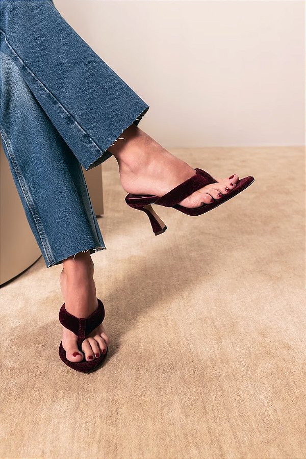 Mule de Salto Flare em Veludo Luiza Barcelos