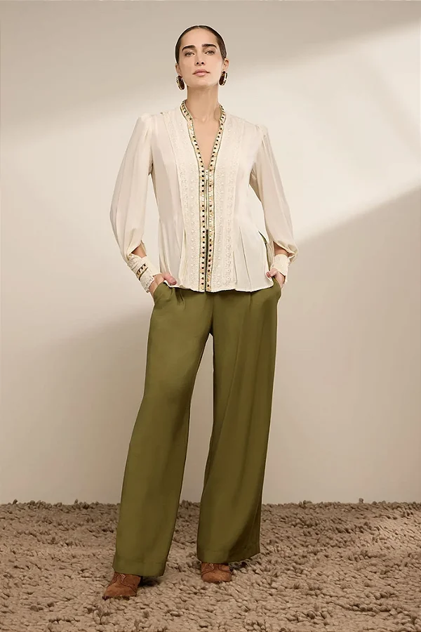 Calça Alfaiataria Verde Oliva Cintura Alta com Botões Dourados Thamara Capelão