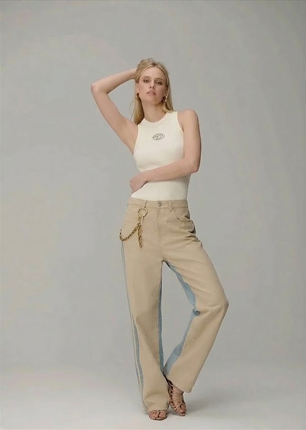 Regata Canelada Bordado Vazado Caos Moda