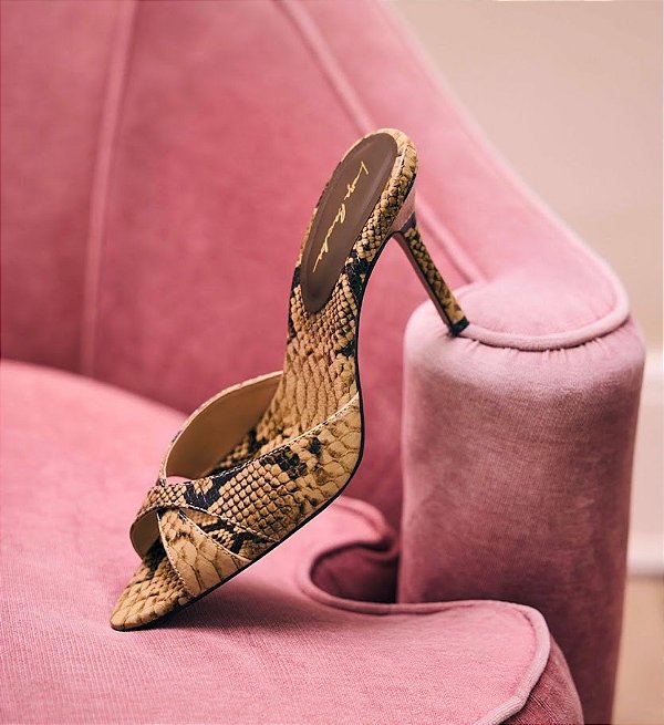 Mule Salto Alto Fino em Couro Piton Luiza Barcelos