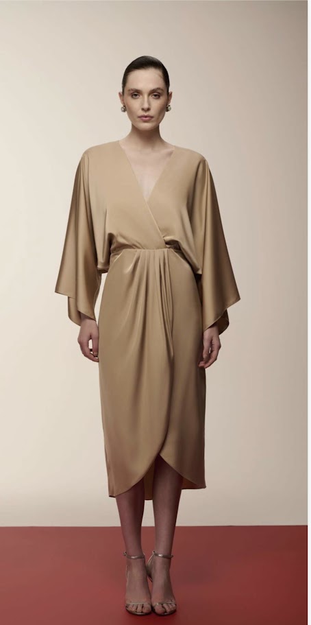 Vestido Drapeado Casual Chic em Cetim Maracujá Oficial