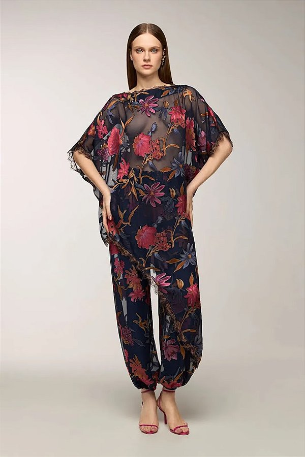 Blusa Floral Detalhe Renda Onça Thamara Capelão