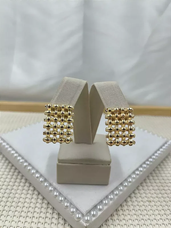 Brinco Folheado Com Textura