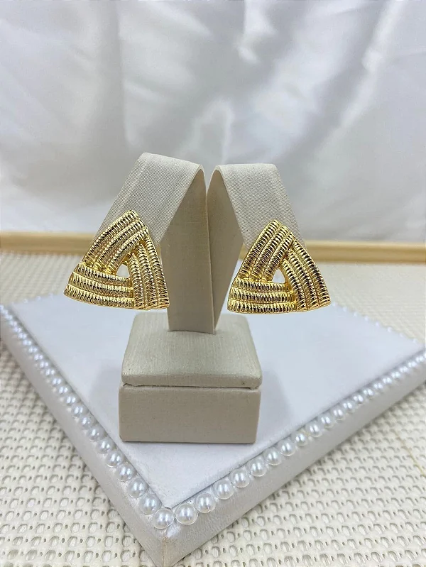 Brinco Folheado Triângulo Dourado