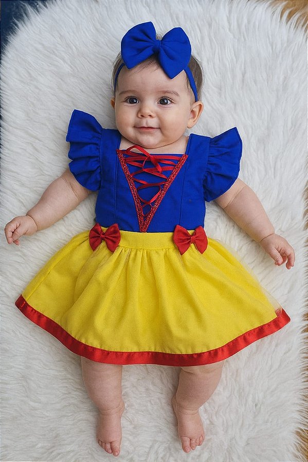 Jardineira Branca de Neve com Tule cetim+ Laço