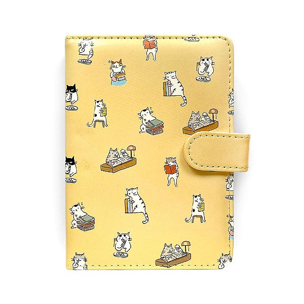 Caderno Brochura Com Folhas Ilustradas e Fecho Com Botão Gatinhos Amarelo Pequeno