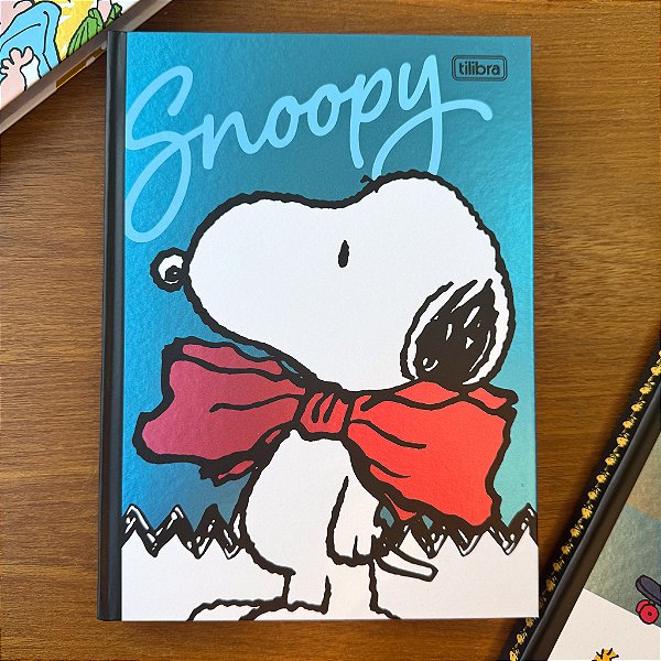 Caderno Brochura Colegial com Folhas Ilustradas Gravata Snoopy