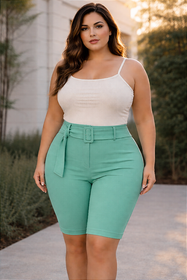 Bermuda com Cinto Plus Size