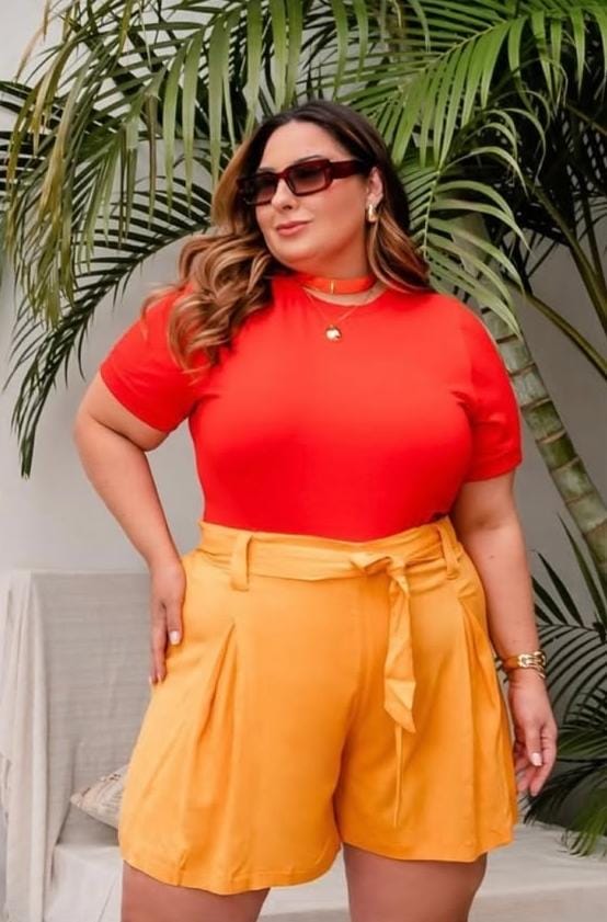 Short Liso com Amarração e Pregas Plus Size