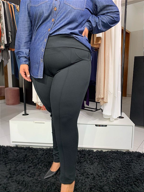Calça Skiny com Friza Plus Size
