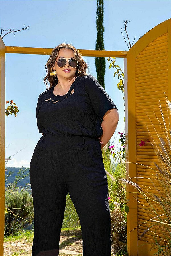 Blusa Gola Detalhe U Plus Size