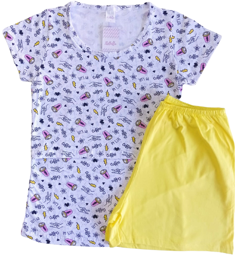 PIJAMA FEMININO COM CAMISA DE MANGA CURTA COM ABERTURA PARA AMAMENTAÇÃO E SHORTS - COFFE E AMARELO