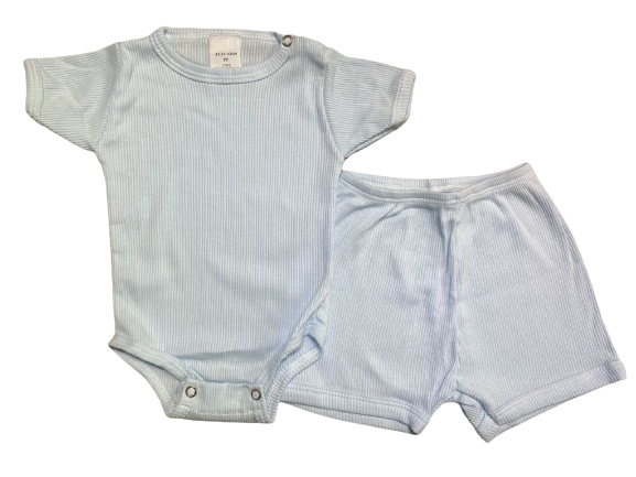 CONJUNTO DE PIJAMA INFANTIL COM BODY DE MANGA CURTA E SHORTS UNISSEX - AZUL CLARO