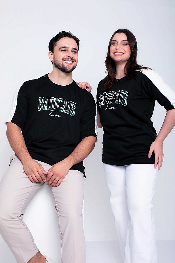 Camiseta Oversized  Radicais livres college style preta