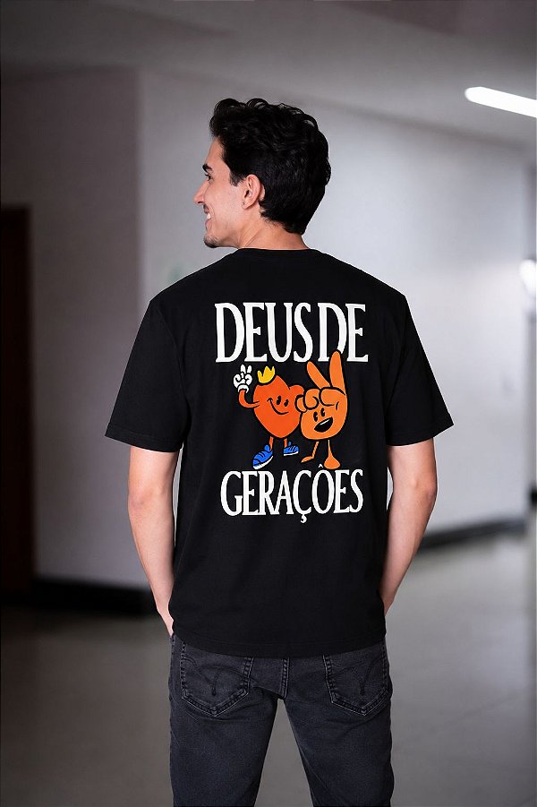 Camiseta Unissex Deus de Gerações Preta