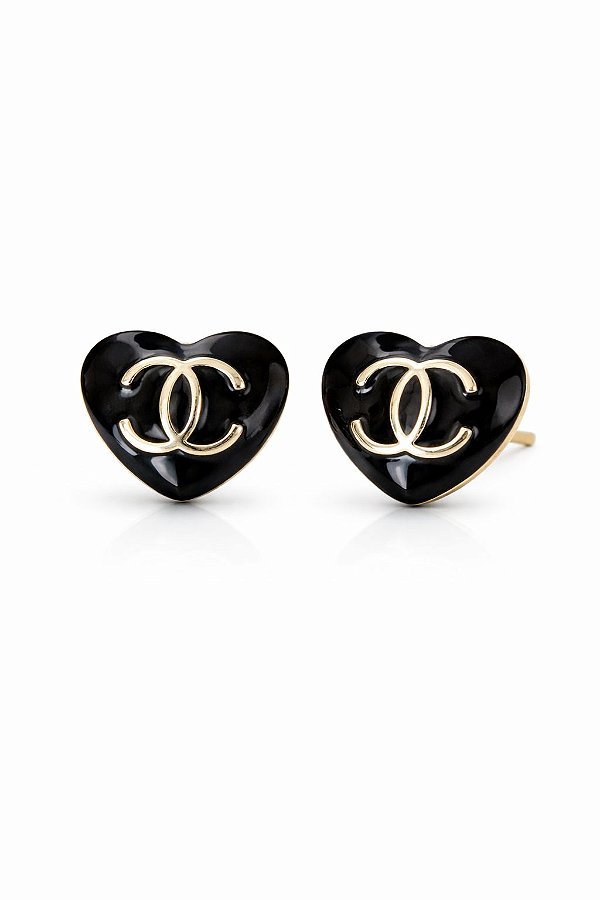 Brinco Love Chanel Resina Negra