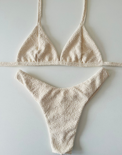 Biquíni Brisa Alta Top Triângulo Off White