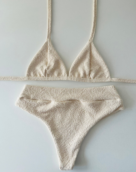 Biquíni Brisa de Verão Top Triângulo Off White