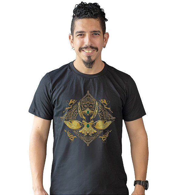 Camiseta Cavaleiros do Zodíaco - Armadura de Ouro de Aquário