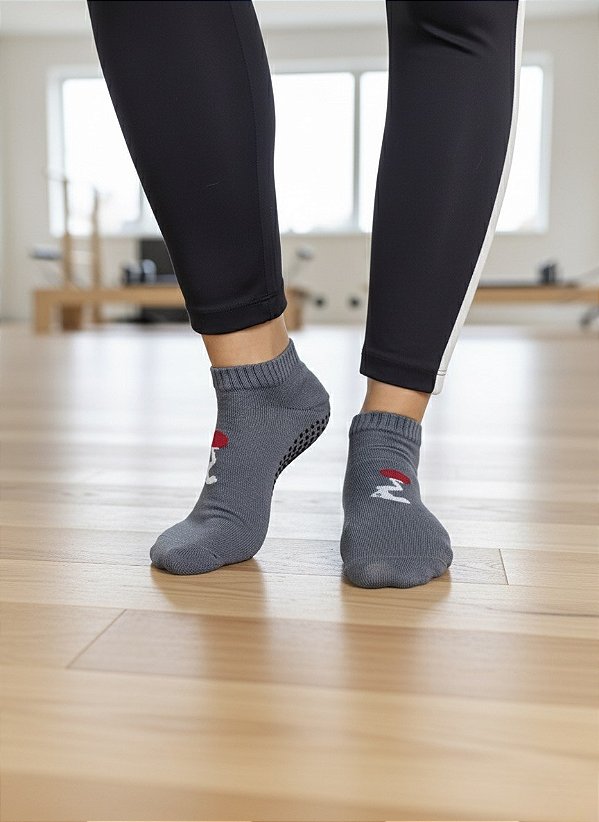 Meia Antiderrapante Boneco - Cano Curto Cinza