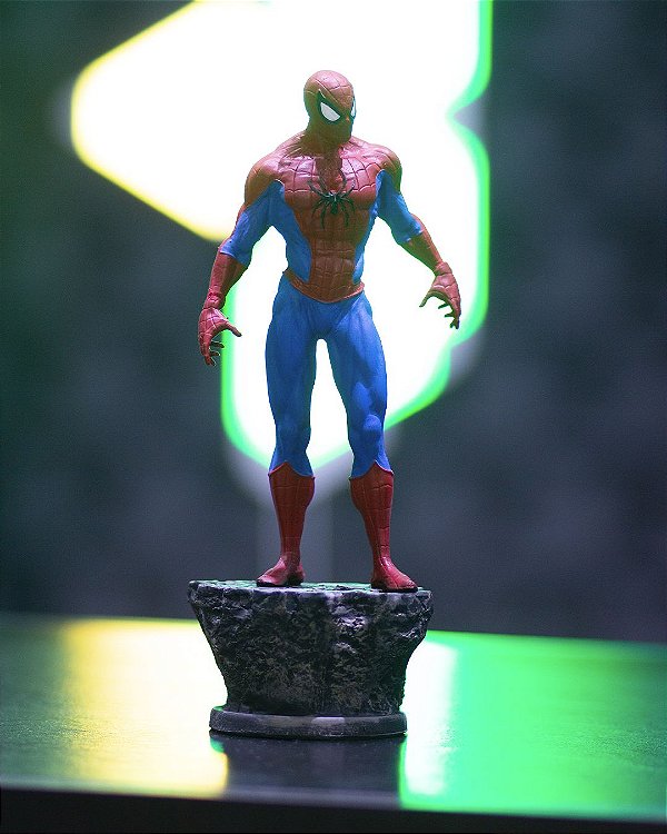 Estatua Premium Spider Man Clássico