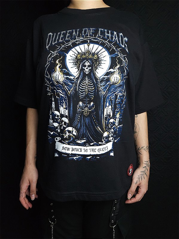 Camiseta Oversized Queen Of Chaos