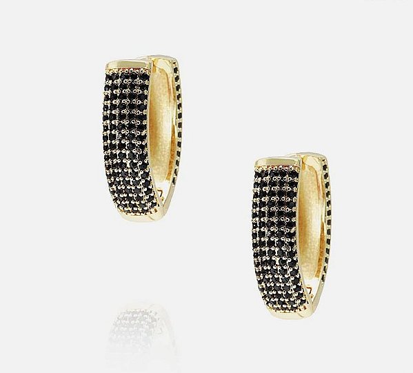 Brinco Argola Media "V" Cravejado Zircônias Pretas - Semijoias Banhadas em Ouro 18k