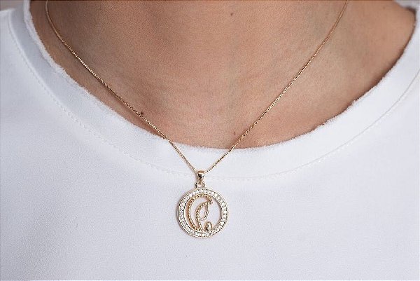 Colar Nossa Senhora Orando Cravejada Banhada a Ouro 18K
