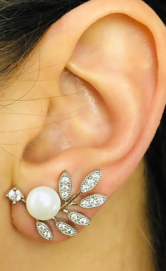 Brinco Ear Cuff Pérolas Folhas Cravejado - Semijoia Banhada Ouro 18 K
