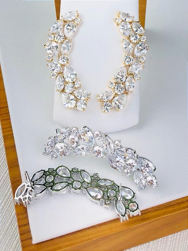 Brinco Ear Cuff Cravejado em Zircônias Cristal - Semijoia Banho Prata