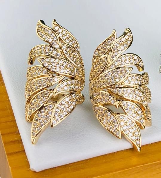 Piercing Fake Asas Grande Todo Cravejado - Banhada a Ouro 18K - Semijoia