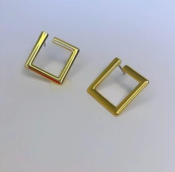Brinco Liso Quadrado Vazado- Banhado a Ouro 18K - Semijoia
