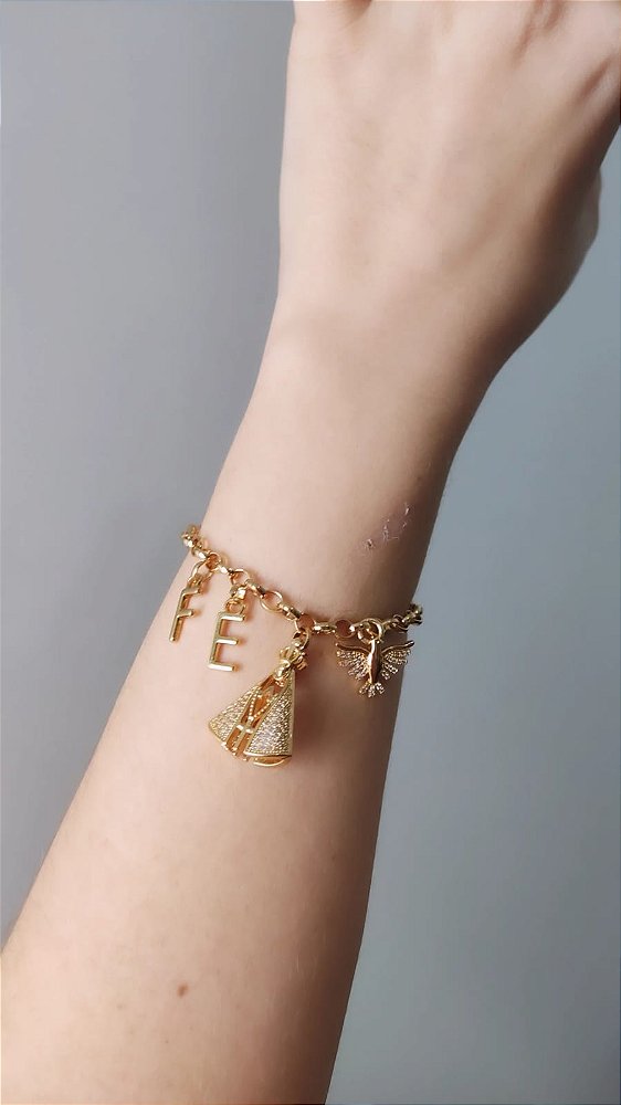 Pulseira FE/ESPIRITO SANTO/NOSSA SENHORA Corrente Em Elos Com Pingentes Bracelete - Semijoia Banhada a Ouro 18k