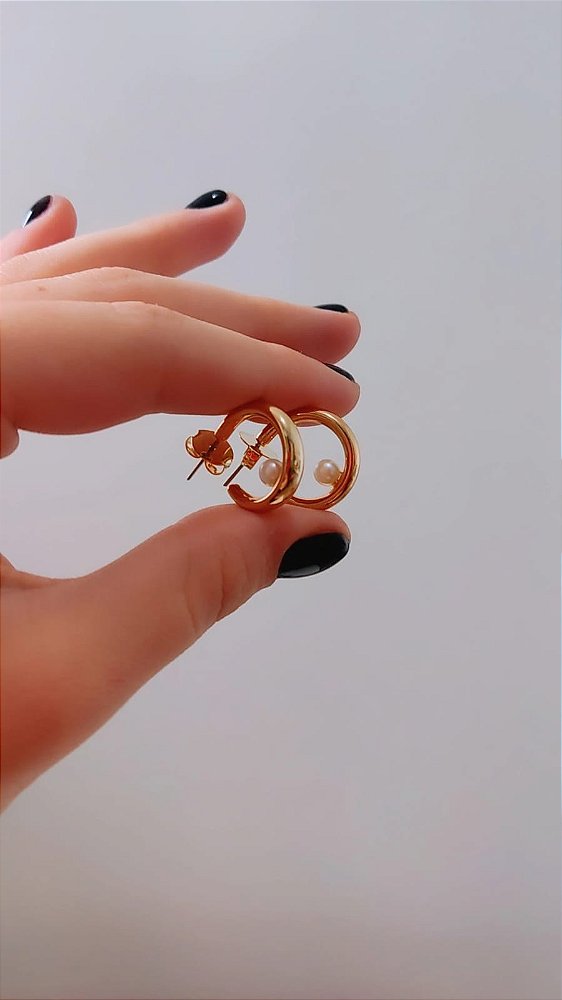 Brinco Argola Pequeno Com Pérola - Semijoia Banhado a Ouro 18K