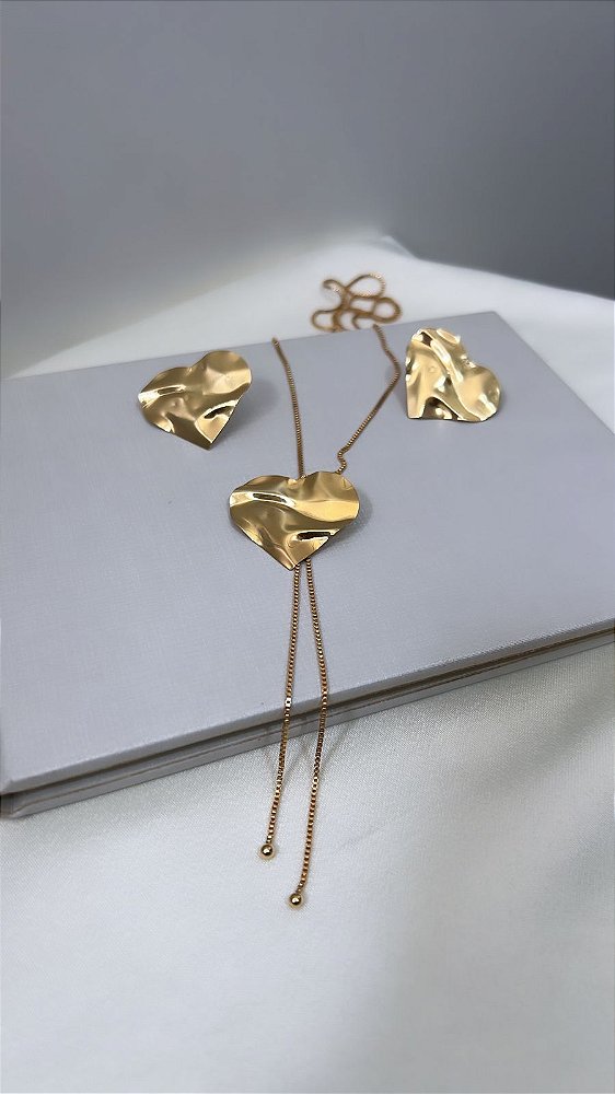 Conjunto Coração Martelado Liso de Colar Gravatinha Ajustável - Semijoia Banhada a Ouro 18K ou Prata 925