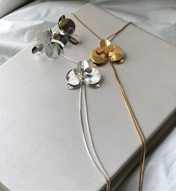 Conjunto Orquidea Liso - Colar Gravatinha Mais Brinco- Semijoia Banhada em Prata 925 ou Ouro 18K