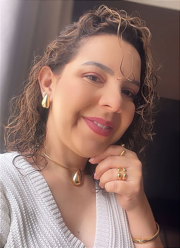 Conjunto Gota Media Lisa -  Aro Chocker com Pingente  e  Brinco de Aprox. 3cm  - Semijoia Banhada a Ouro 18K
