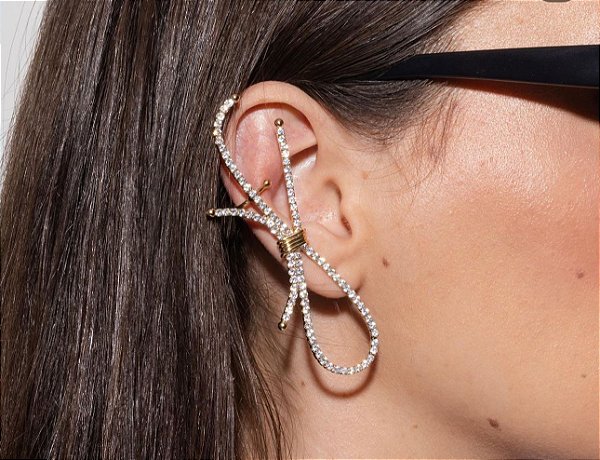 Brinco Laço Ear Cuff Cravejado em Zirconia Cristal - Semijoia Banhada Ouro 18 K